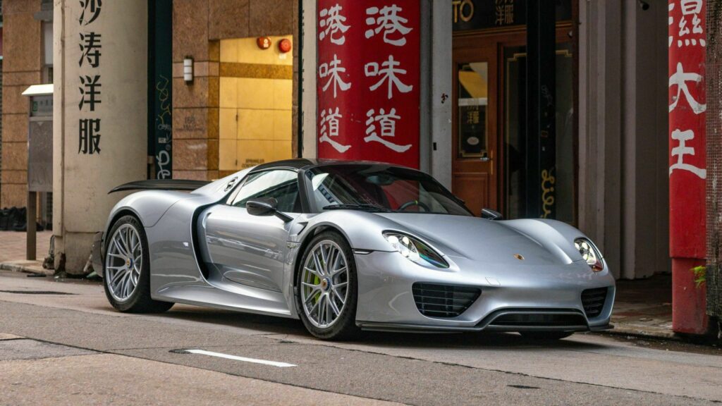 Porsche 918 Spyder Pack Weissach enchères