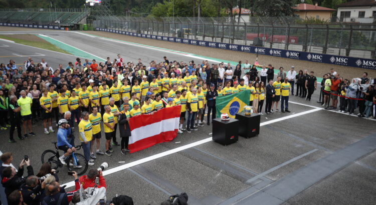 Ayrton Senna : les pilotes ont rendu hommage à la légende brésilienne à Imola