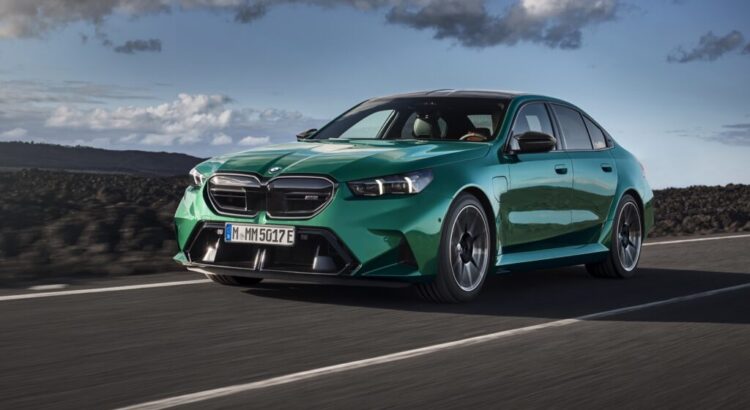 BMW M5 (2024) : 717 chevaux pour la nouvelle génération hybride
