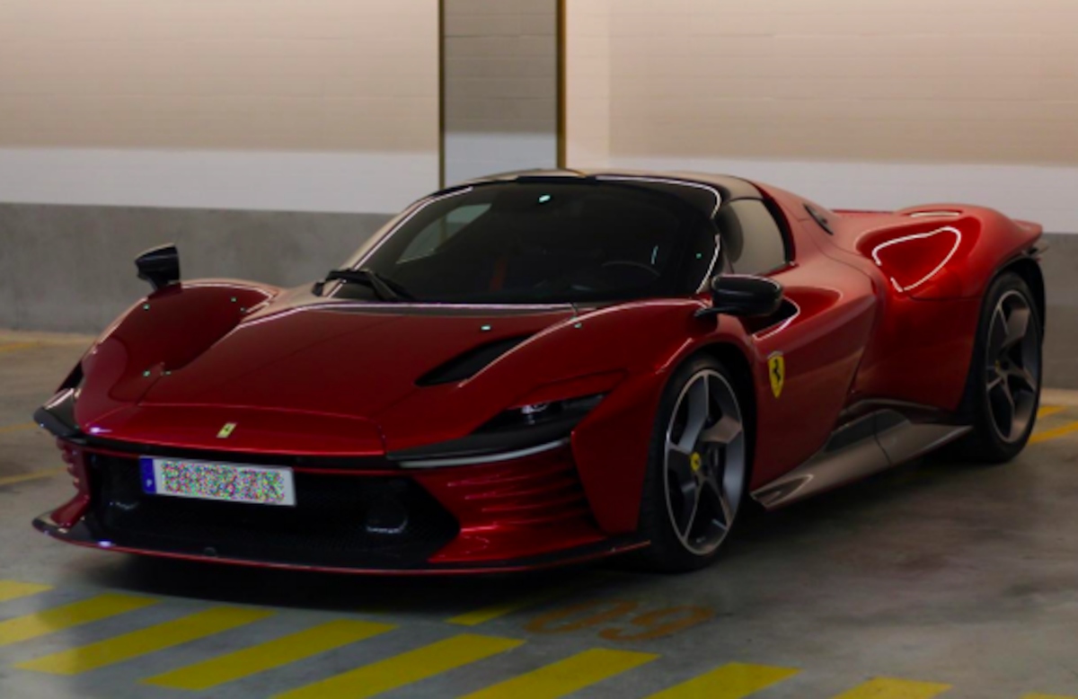 Cristiano Ronaldo voitures garage Ferrari SP3 Daytona 2024