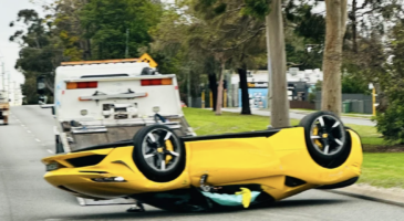 Ferrari SF90 Stradale sur le toit