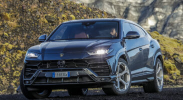 Jules Kound&eacute; d&eacute;fenseur &eacute;quipe de France voitures garage 2024