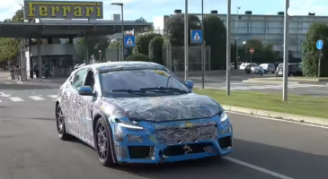 Ferrari &eacute;lectrique Purosangue sonorit&eacute; fake