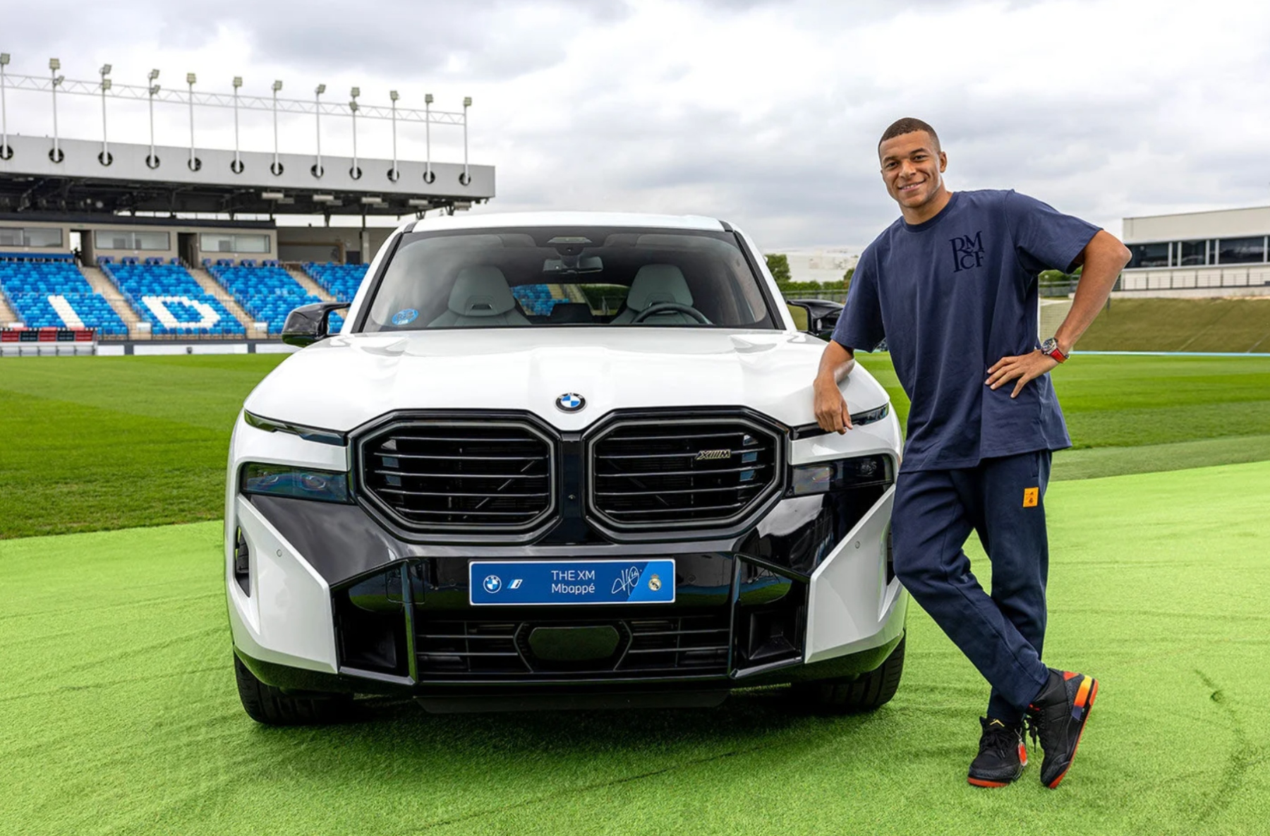 Kylian Mbappé nouvelle BMW XM Real Madrid 2024