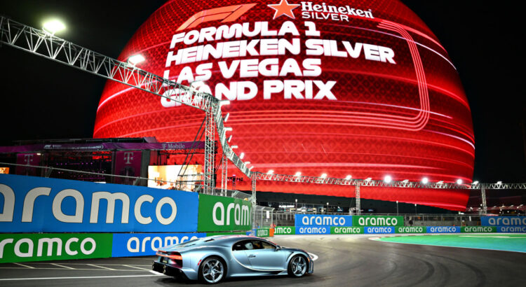Entre 2 séances de F1, Bugatti a pris d'assaut le Circuit de Las Vegas !