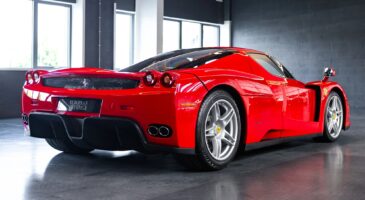 Jenson Button Champion du monde F1 Ferrari Enzo