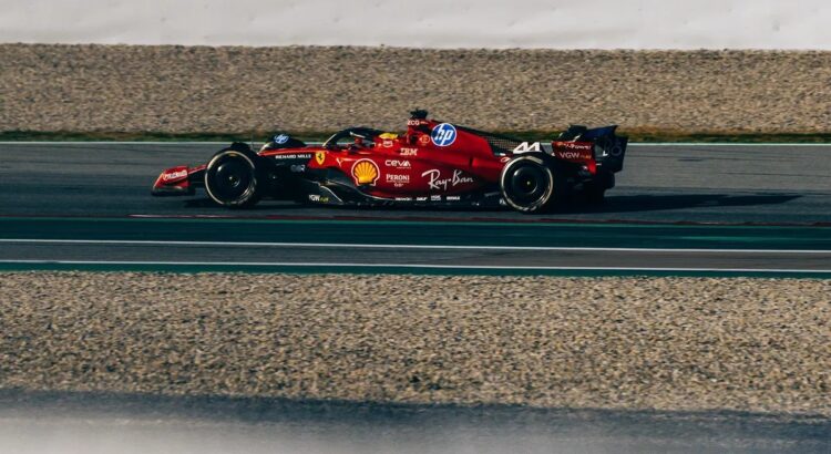 F1 - Lewis Hamilton : son second test à Barcelone perturbé par un crash !