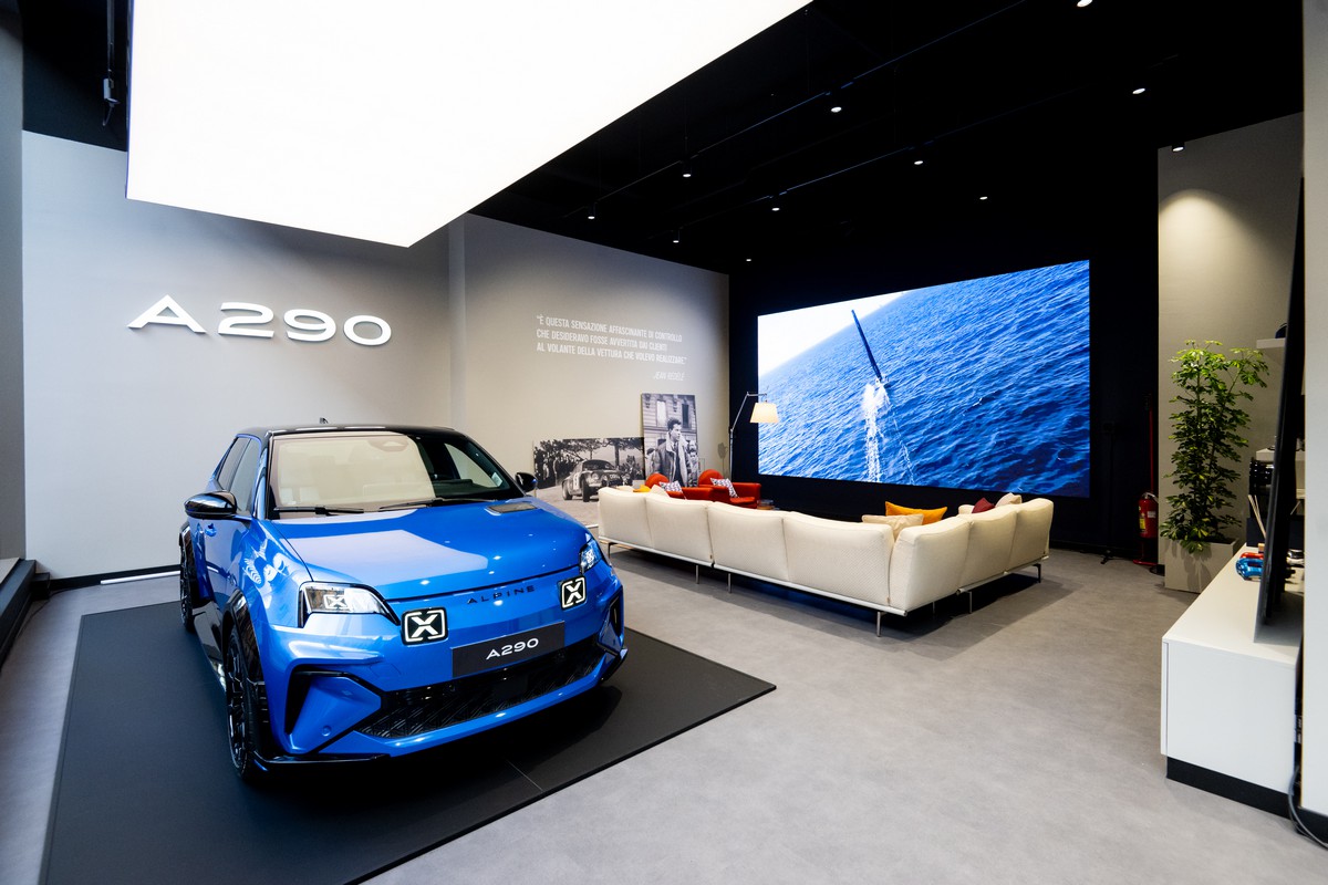 Alpine A290 Lounge bar sportif Milan