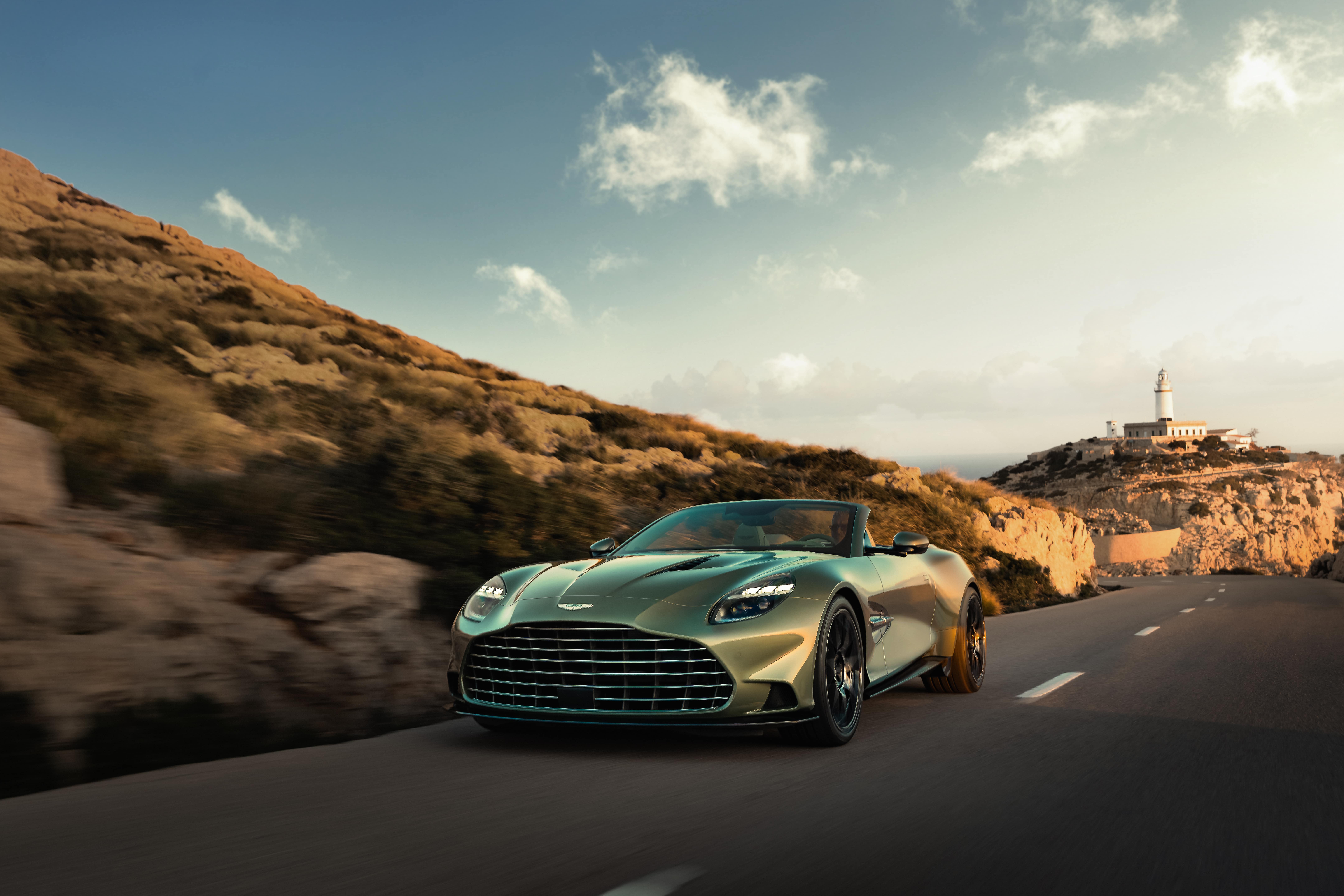 Aston Martin Vanquish Volante : cabriolet V12 à couper le souffle