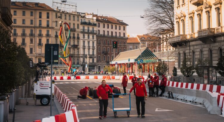 F1 - Hamilton et Leclerc brûlent de la gomme en Ferrari à Milan (+ vidéo)