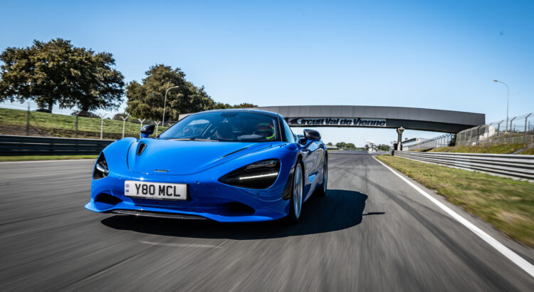 McLaren 750S (2025)