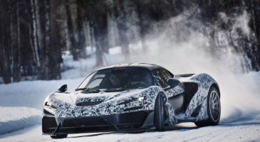 McLaren W1 neige