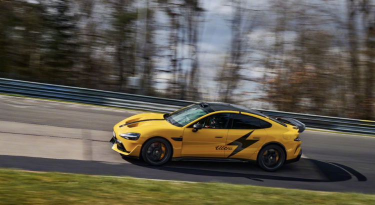 La Xiaomi SU7 Ultra est à nouveau en liberté sur le Nürburgring !