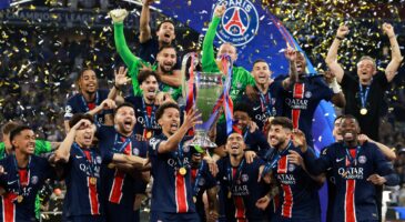 PSG voitures garage 2025