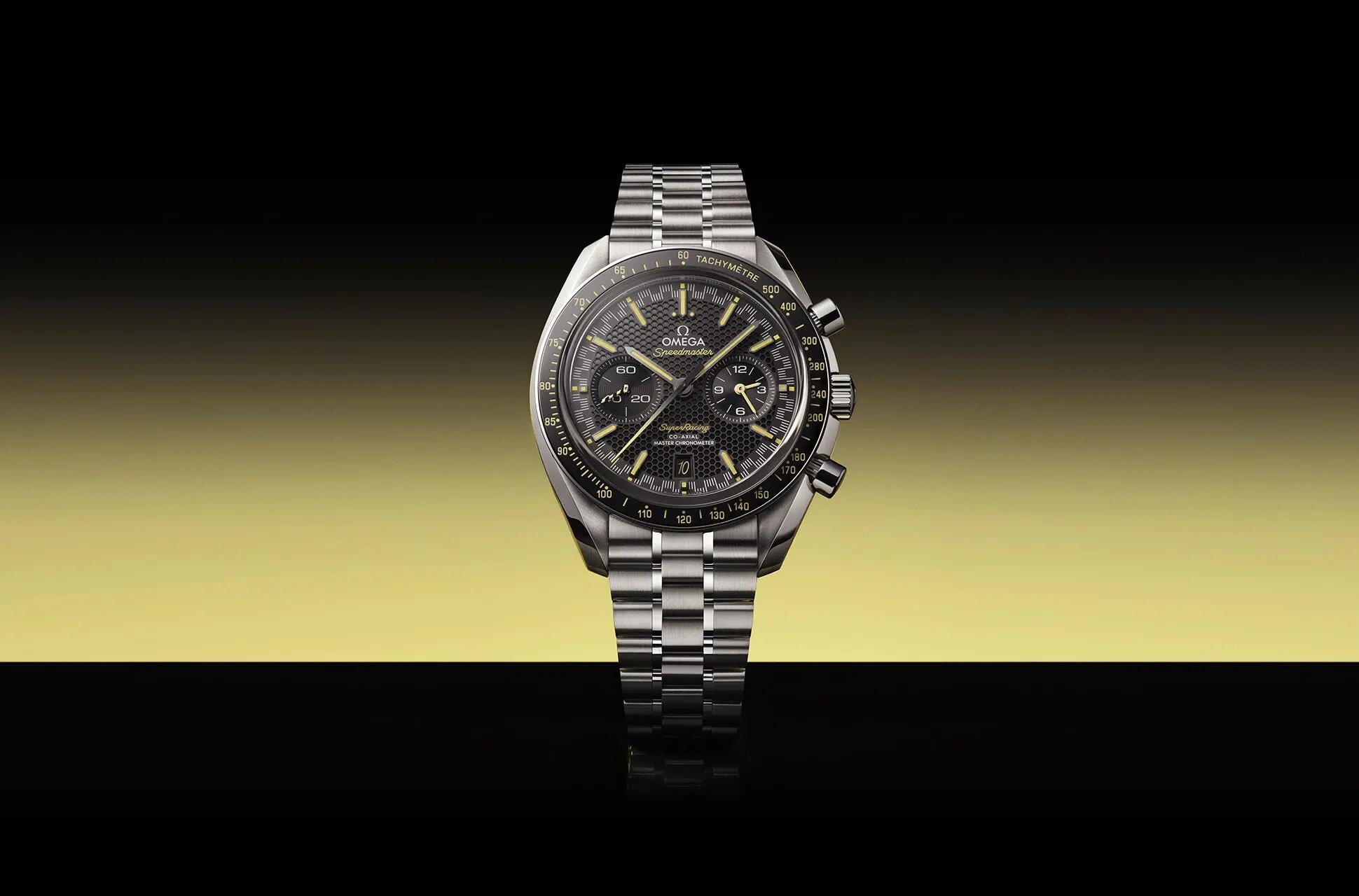 L'Omega Speedmaster Super Racing fait partie de notre sélection e cinq garde-temps à destination des Gentlemen drivers.