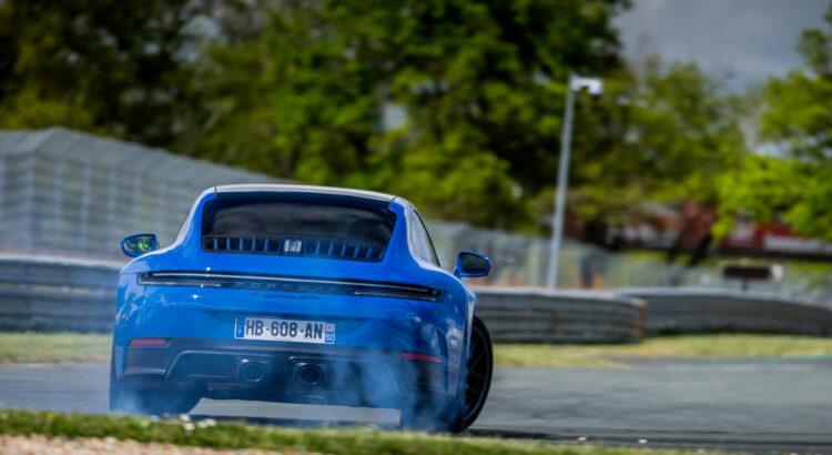 Voitures de sport : quelles sont les pièces qui s'usent le plus vite ?