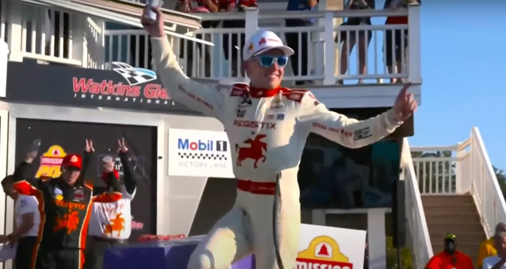 Connor Zilisch victoire NASCAR chute vidéo 2025