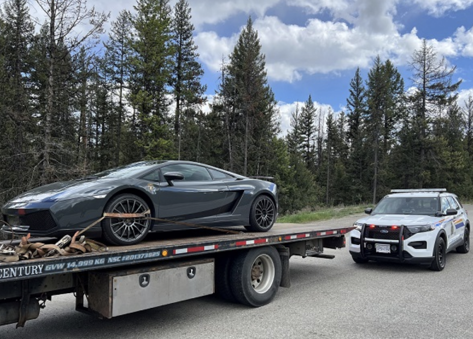 Lamborghini de sa mère saisie par Police