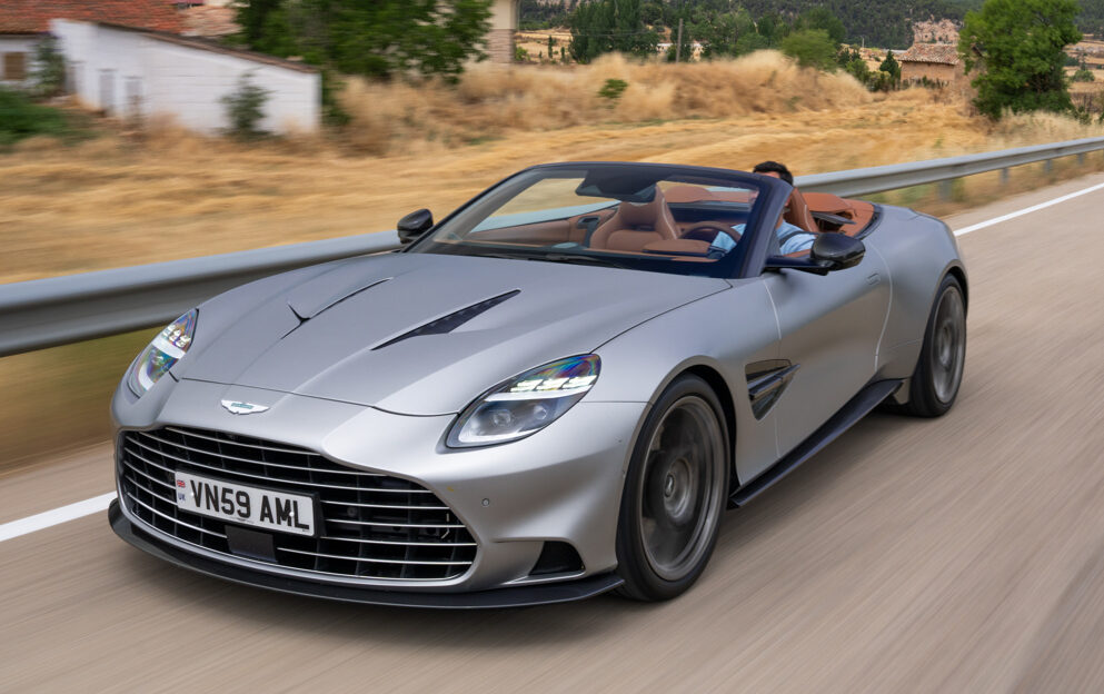 Aston Martin Vanquish Volante 2025