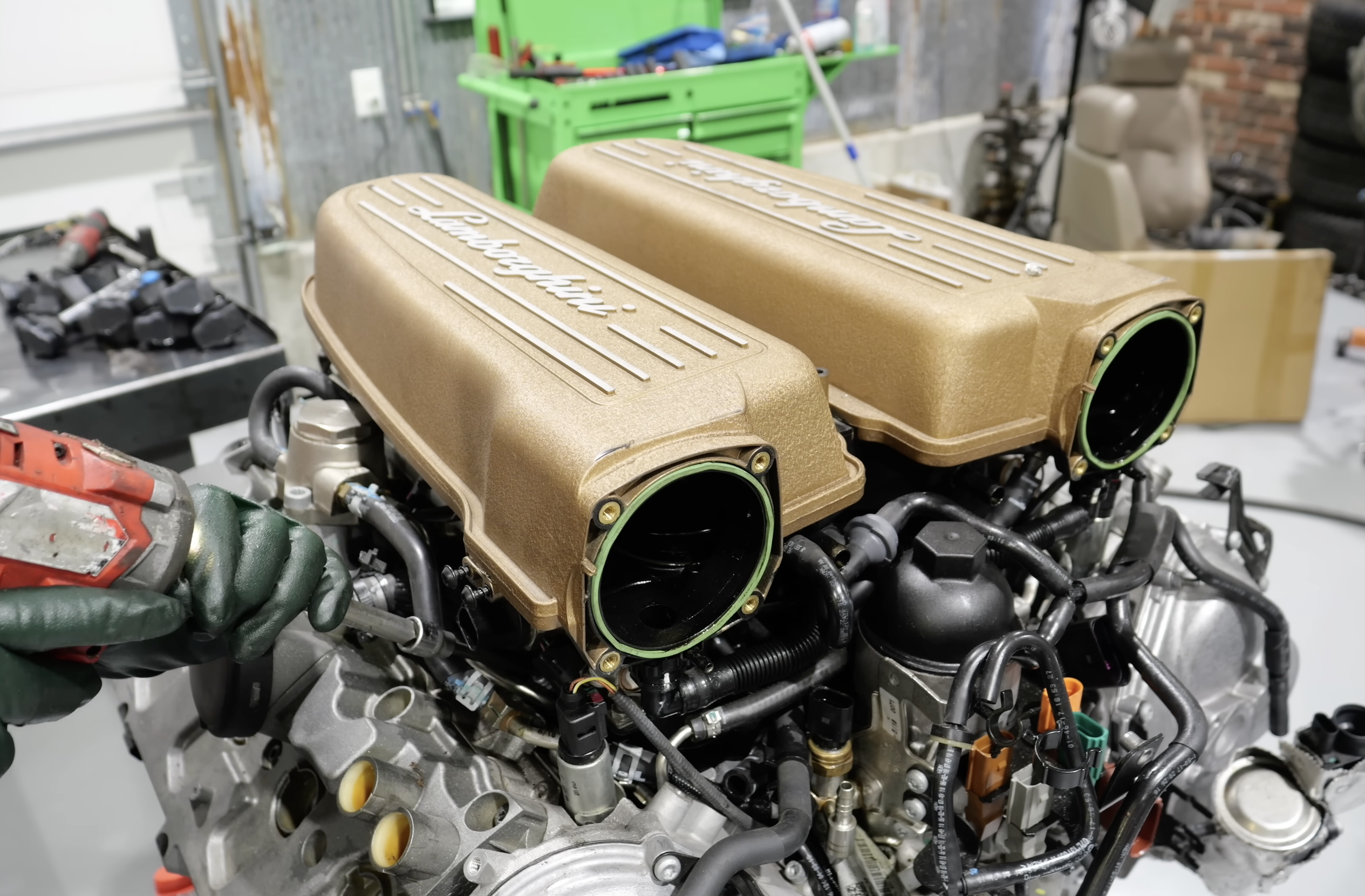 Lamborghini V10 endommagé