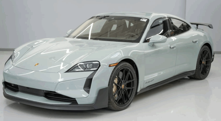 La violente d&eacute;cote de la Porsche la plus rapide de l'histoire