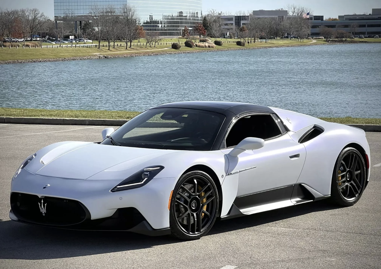 Maserati MC20 Cielo décote