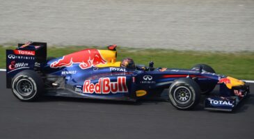 Red Bull RB7 de Tsunoda