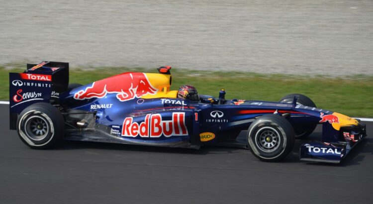 Red Bull RB7 de Tsunoda