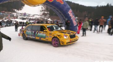 Une limousine de Mercedes