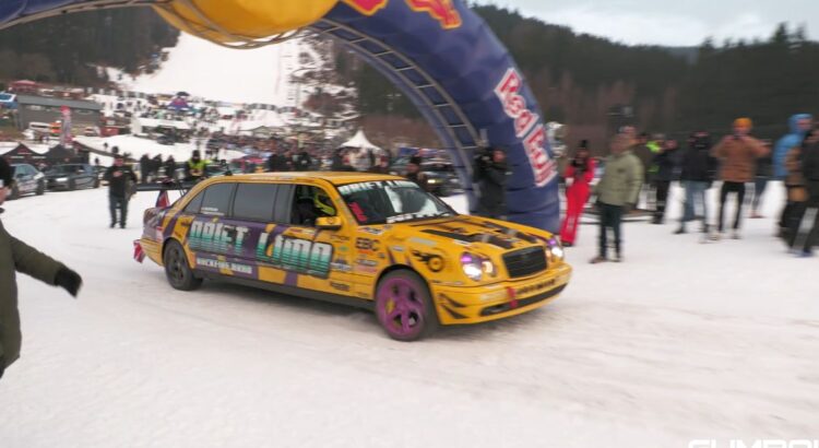 Une limousine de Mercedes