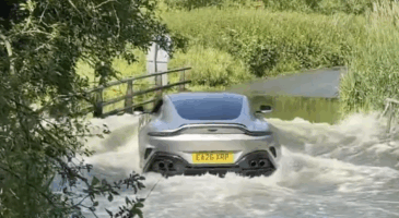 Aston Martin Vantage noy&eacute;e