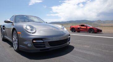 Porsche 911 Turbo vs Corvette Z06