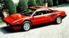 V8 de 2,0 litres, 155 ch, bo&icirc;te automatique am&eacute;ricaine&hellip; quand Ferrari ne misait pas tout sur la performance