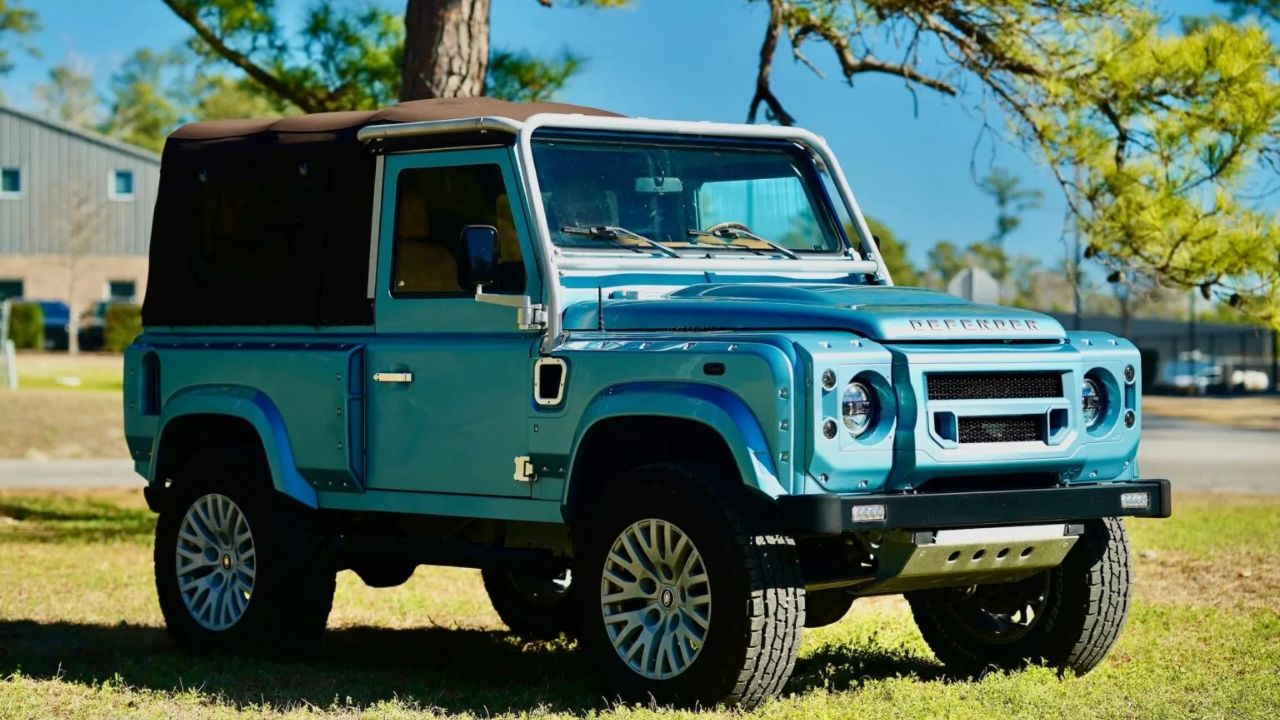Ce Defender à plus de 140 000 € cache un V8 Chevrolet de 435 ch
