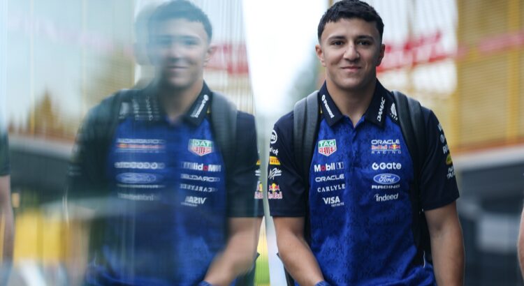 Isack Hadjar prolongé par Red Bull : découvrez sa nouvelle durée de contrat F1