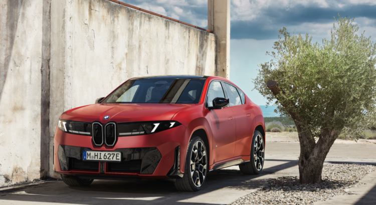 BMW iX4 M60 xDrive : le SUV Coupé revient en électrique avec 612 chevaux sous le capot